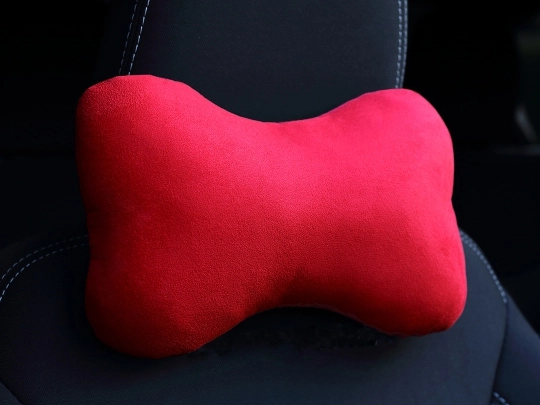 Poduszki samochodowe, Poduszki korygujące alkantara. Poduszka pod szyję